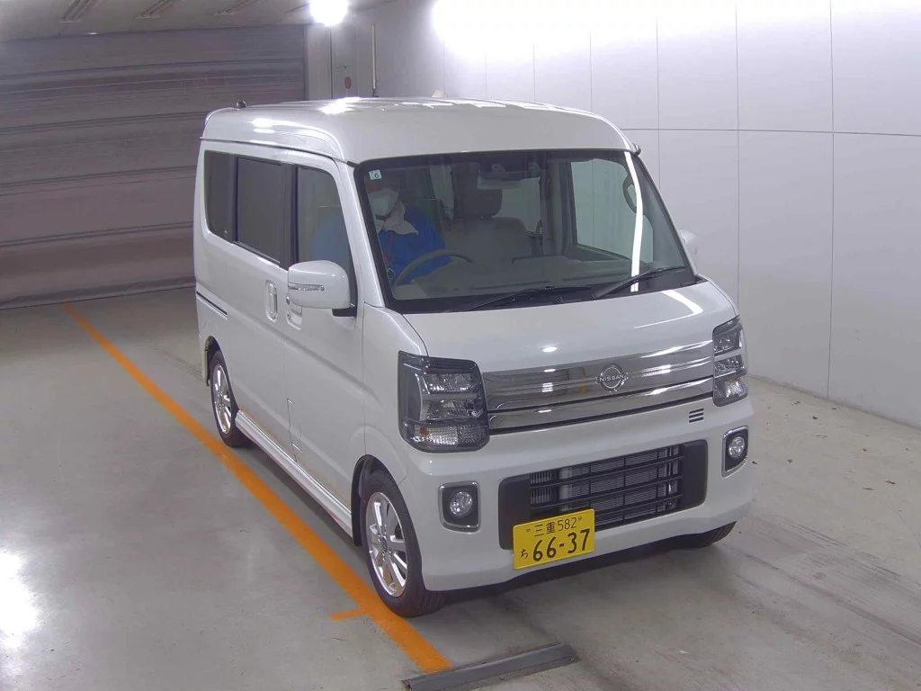 Nissan NV100 Clipper Rio DR17W 2026